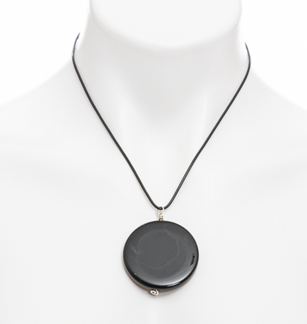 round-black-agate-pendant-with-leather-cord-necklace