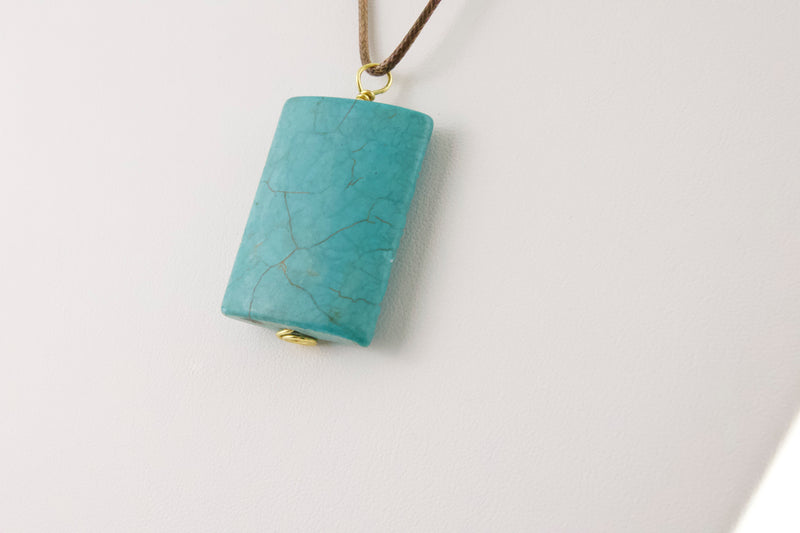 turquoise-bead-pendant-with-leather-cord-necklace-1