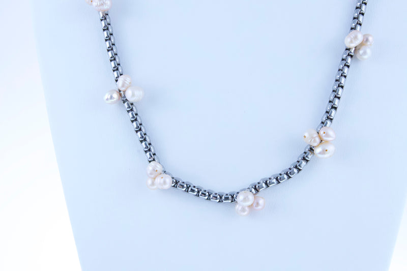cream-pearl-with-silver-layered-chain-necklace