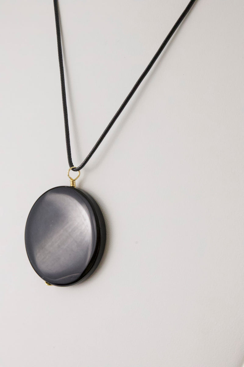 round-black-agate-pendant-with-leather-cord-necklace