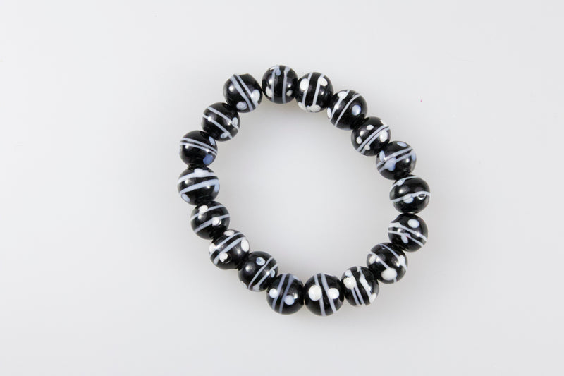 black-and-white-african-bead-bracelet
