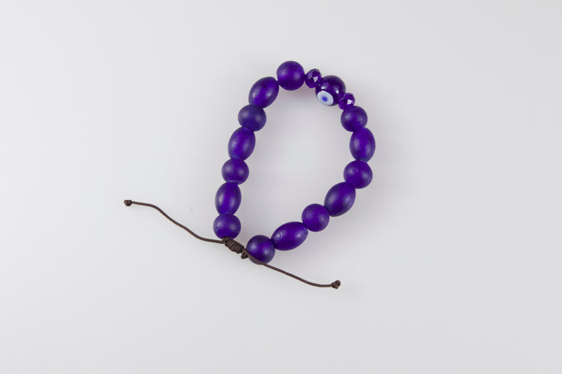 blue-and-white-glass-bead-bracelet-1